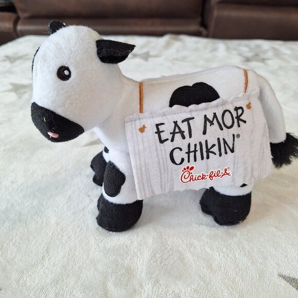 2020 Chick-Fil-A Cow Eat Mor Chikin More Chicken Small Plush Stuffed Animal 6" - Picture 1 of 6